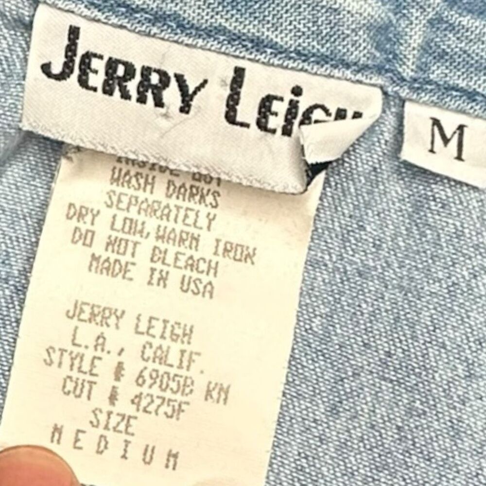 VINTAGE JERRY LEIGH LOONEY TUNES Women’s Blue Denim Button Front Character Tank - Picture 4 of 6